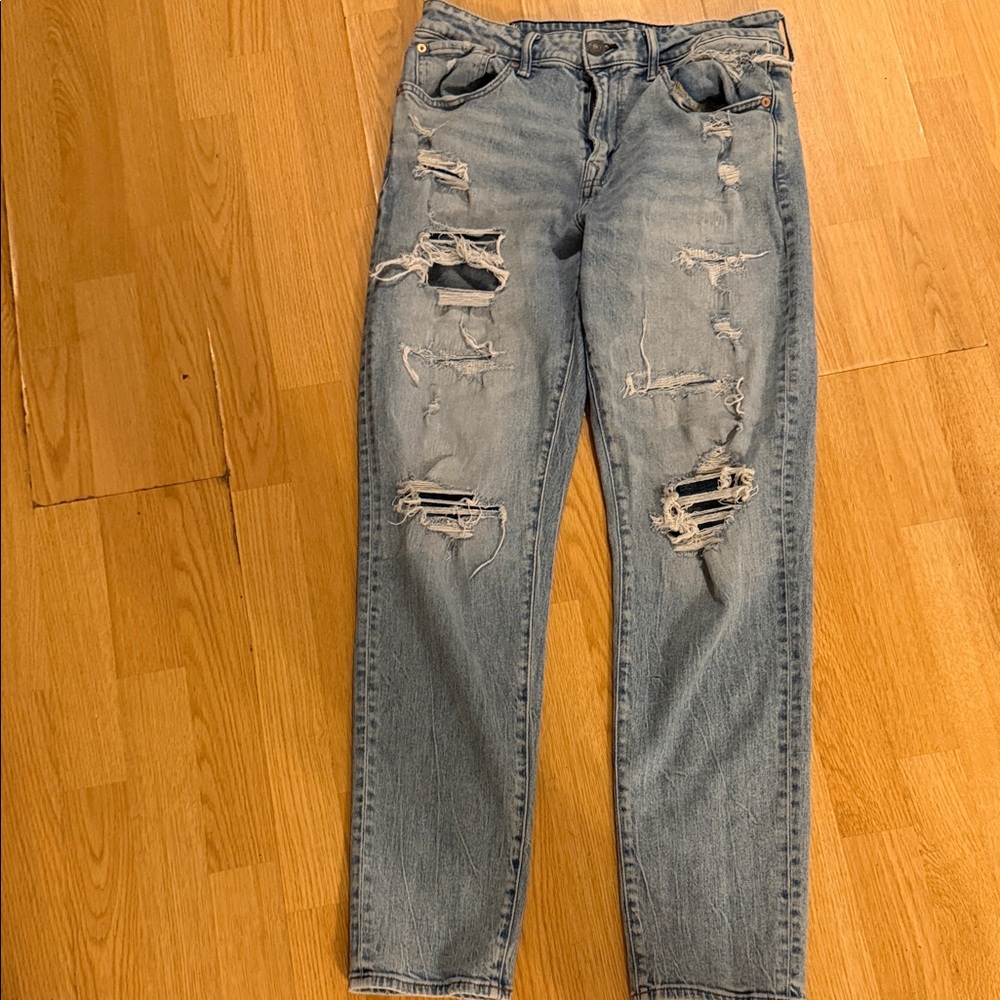 American Eagle Outfitters Light Blue Distressed Boyfriend Jeans